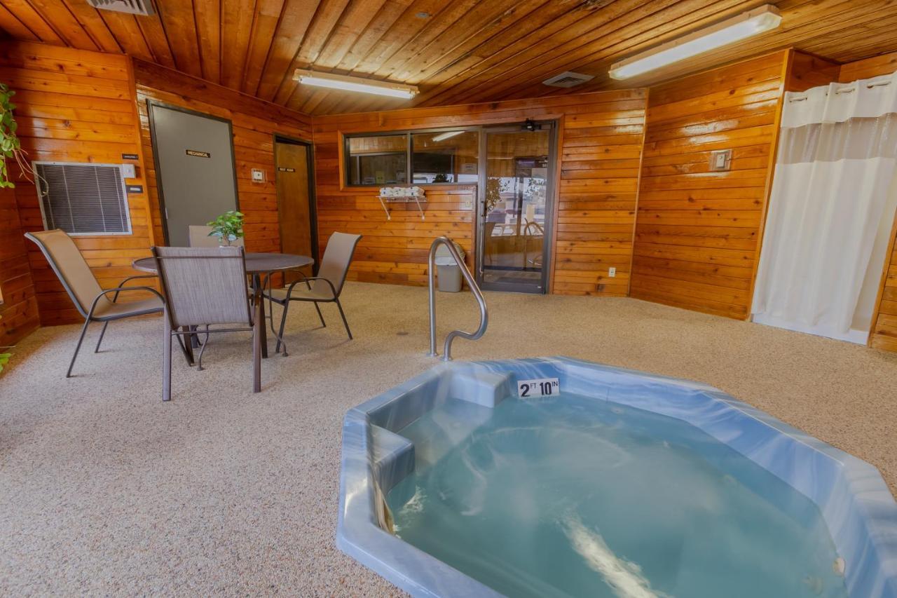 Thunderbird Lodge Мичъл Екстериор снимка